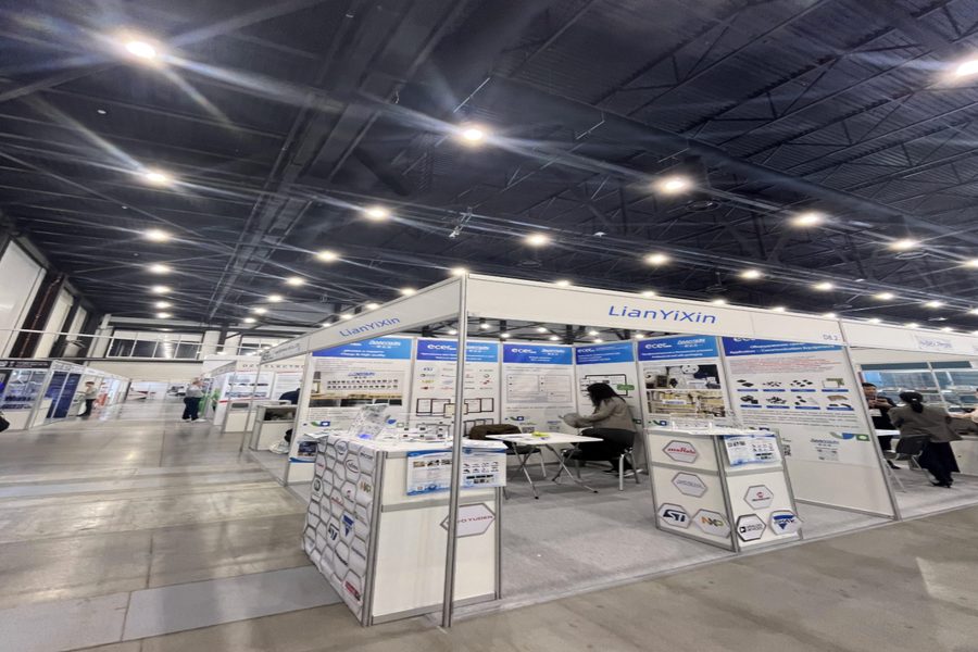 UAVCHIP team meeting overseas customers at an electronics exhibition